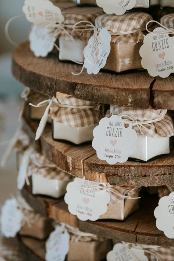 Come disporre le bomboniere al matrimonio con stile elegante