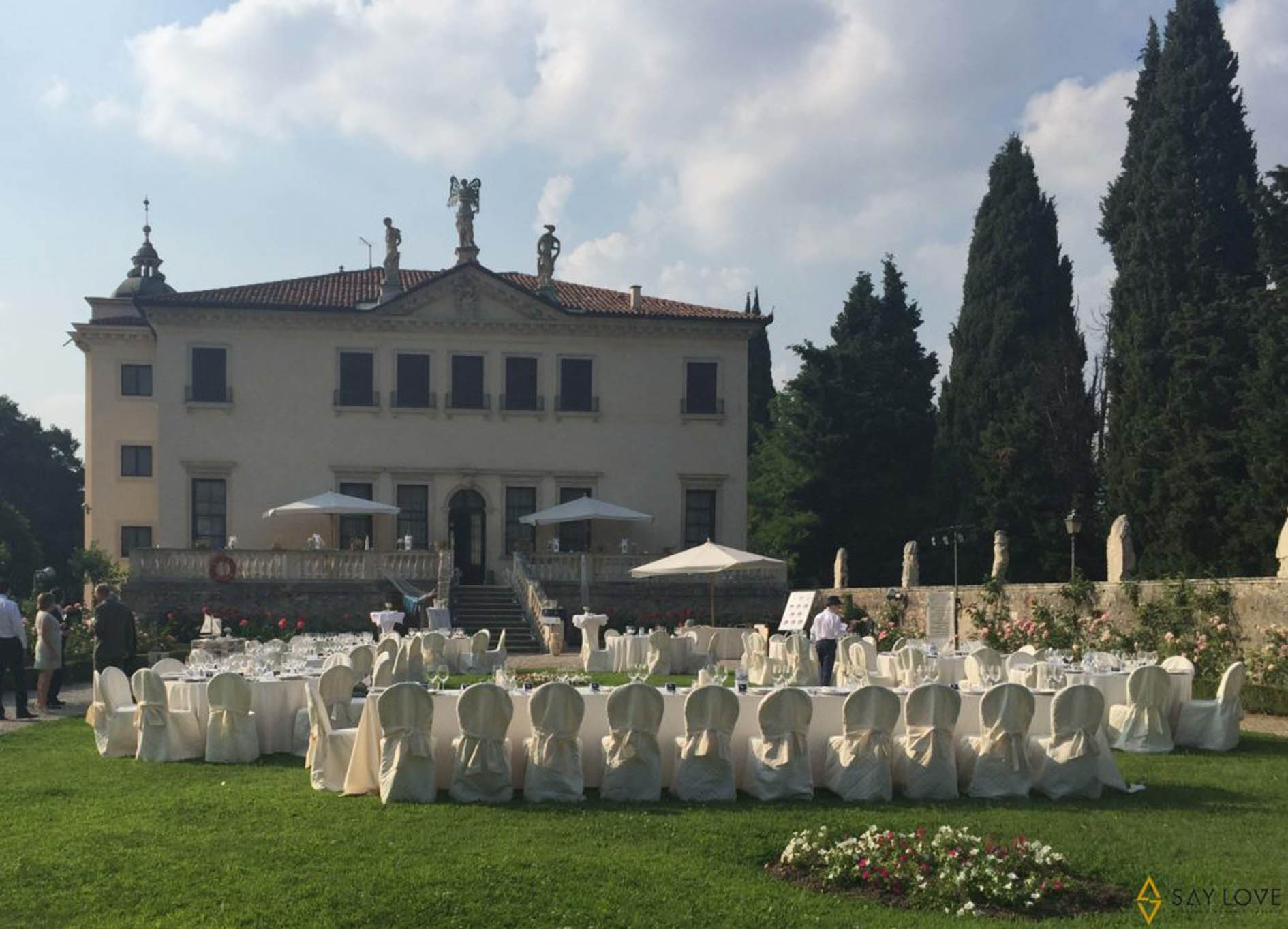 matrimonio in villa allestimento giardino